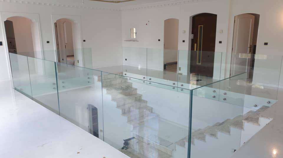 Fabrication et pose de garde corps et cloisons vitrées à Rouen, barentin, Yvetot et les environs