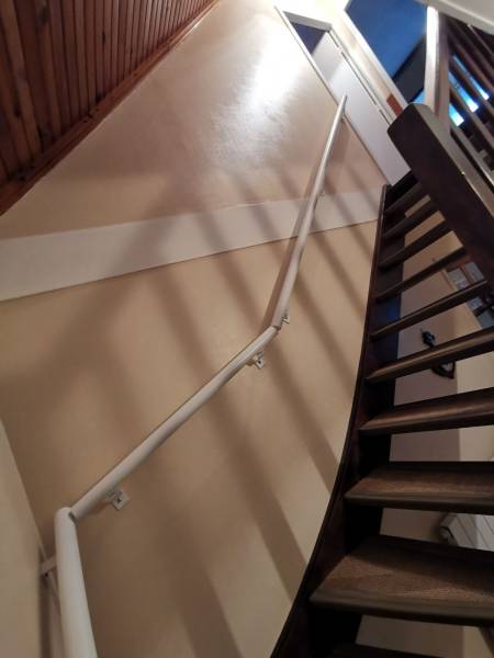 Pose de garde-corps vitré près de Pavilly (76) avec fabrication sur-mesure et service de qualité chez EVMS