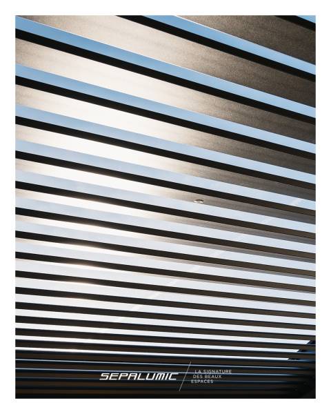 Pergola bioclimatique Rouen : fabrication et pose d'une pergola sur mesure aluminium