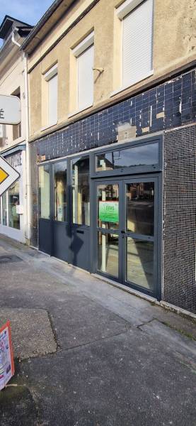 Où trouver un professionnel pour remplacer une vitrine de magasin près de Eslettes 76 ?