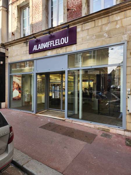 Mise en place d'une vitrine en aluminium proche de Le Havre 76