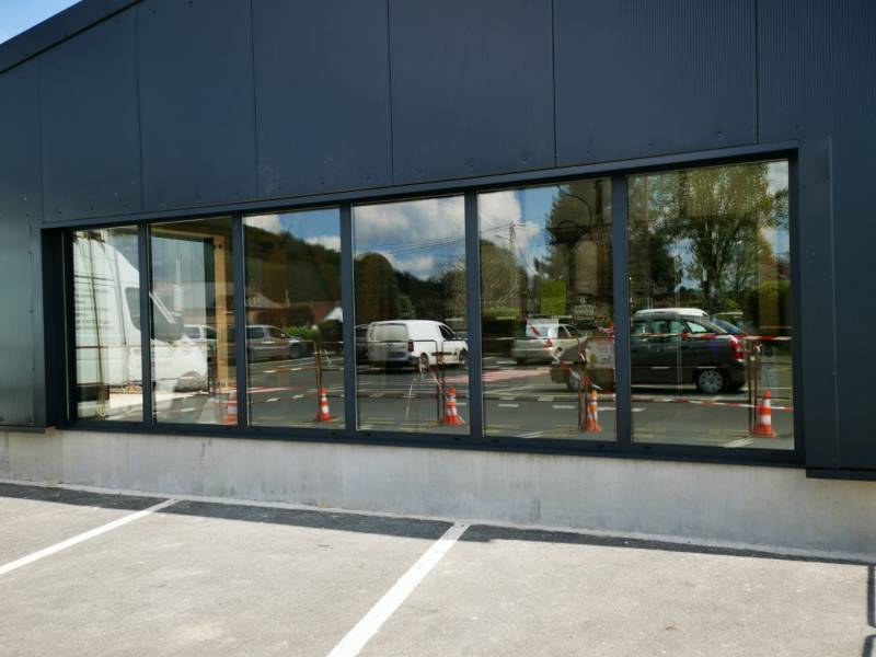 Artisan pour le remplacement d’un double vitrage proche de Montville 76