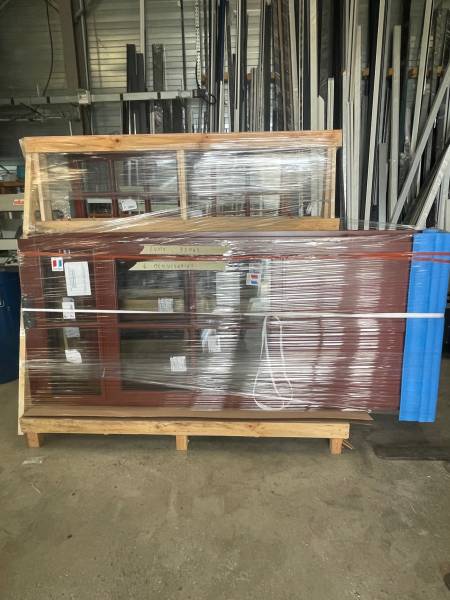 Menuiseries extérieures bois prêtes pour la pose
